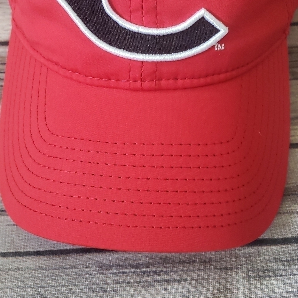 The Game red ball cap with black embroidered C NWT - Picture 3 of 10